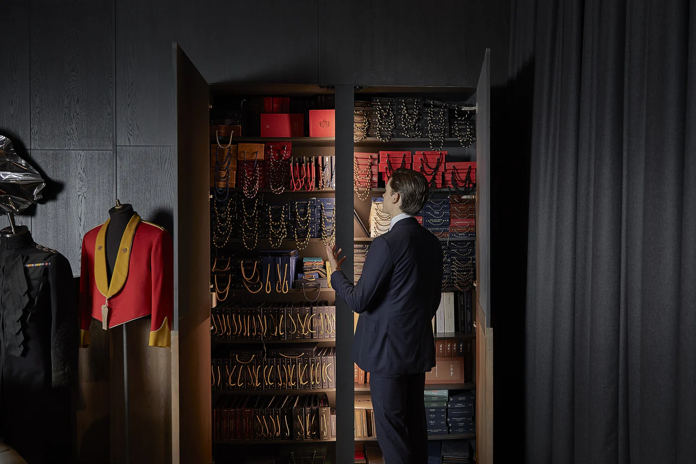 G_H_MTM_Tailoring_Room_01_1_1400x (1)