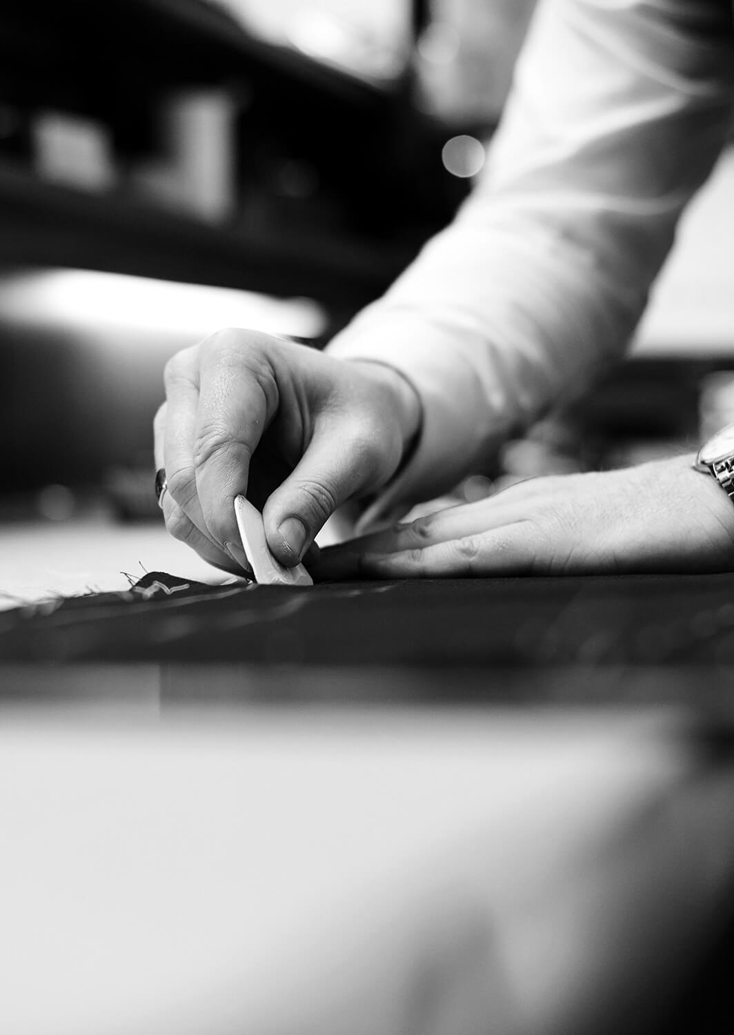 Savile_Row_HenryPoole_Bespoke_Homepage_Craft_5