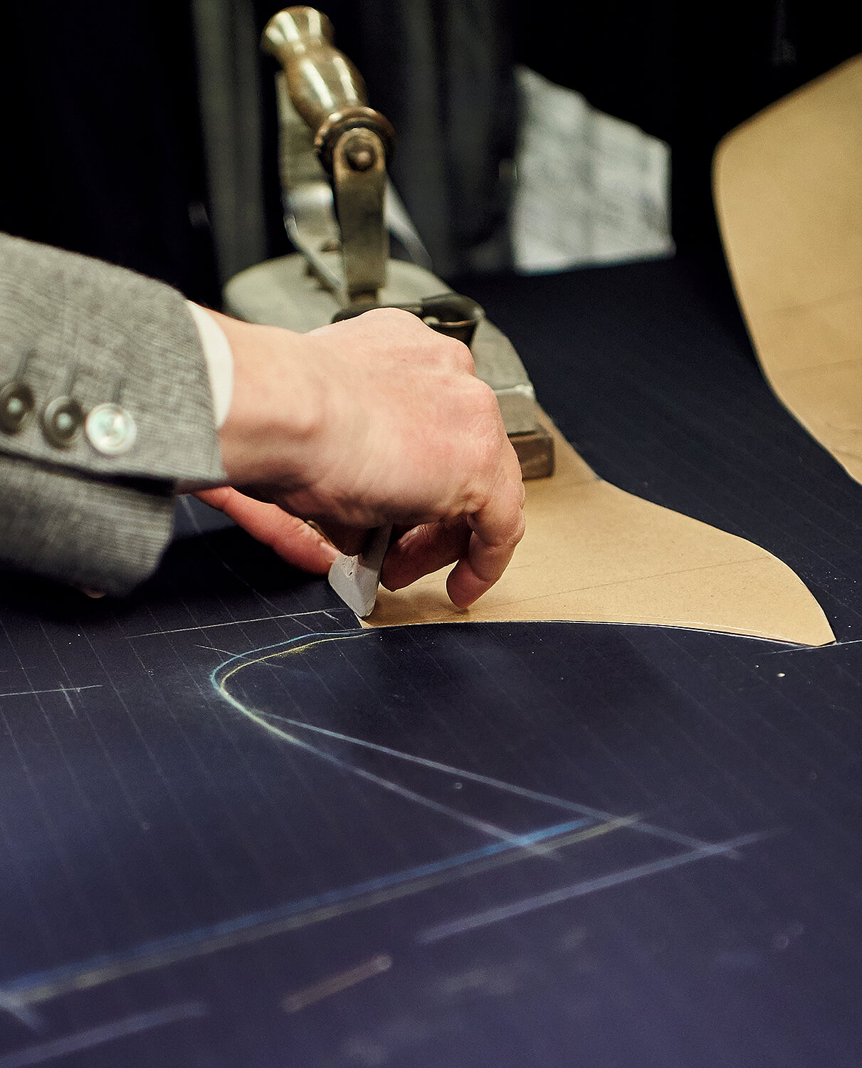 Savile_Row_HenryPoole_Craft_Bespoke_3