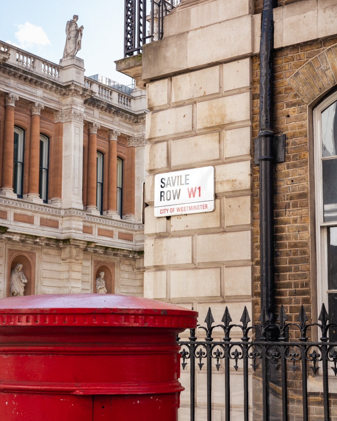 414484610_1376427832975085_6390026934694307814_n